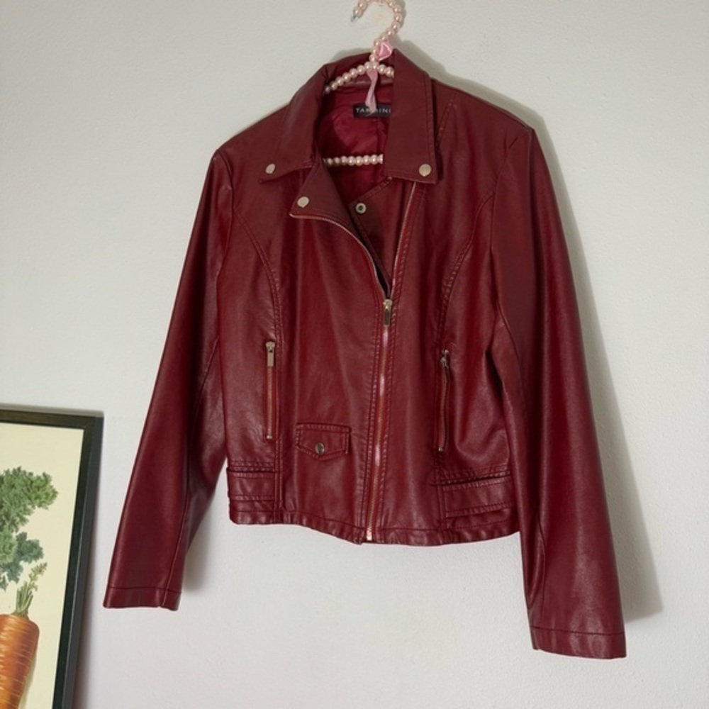 Tanming dark red faux leather semi cropped moto jacket size Large